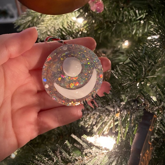 3/20$ Sailor Moon Christmas Ornament | Brooch - Picture 5 of 9